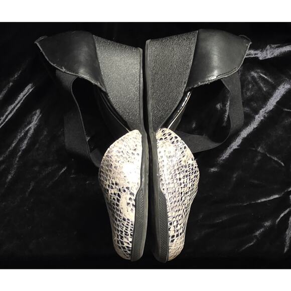 Anne Klein AK Sport Teaberry Slip On Wedge Black/White Size 9.5 Snake Skin - Picture 4 of 8